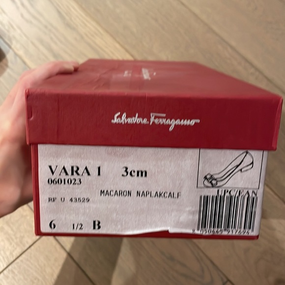 Salvatore Ferragamo Vera Pumps 6.5 women’s in macaron - Picture 8 of 9
